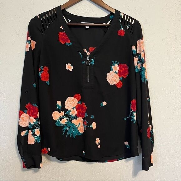 Women's Candie's Floral Rose Print Top - Picture 2 of 6